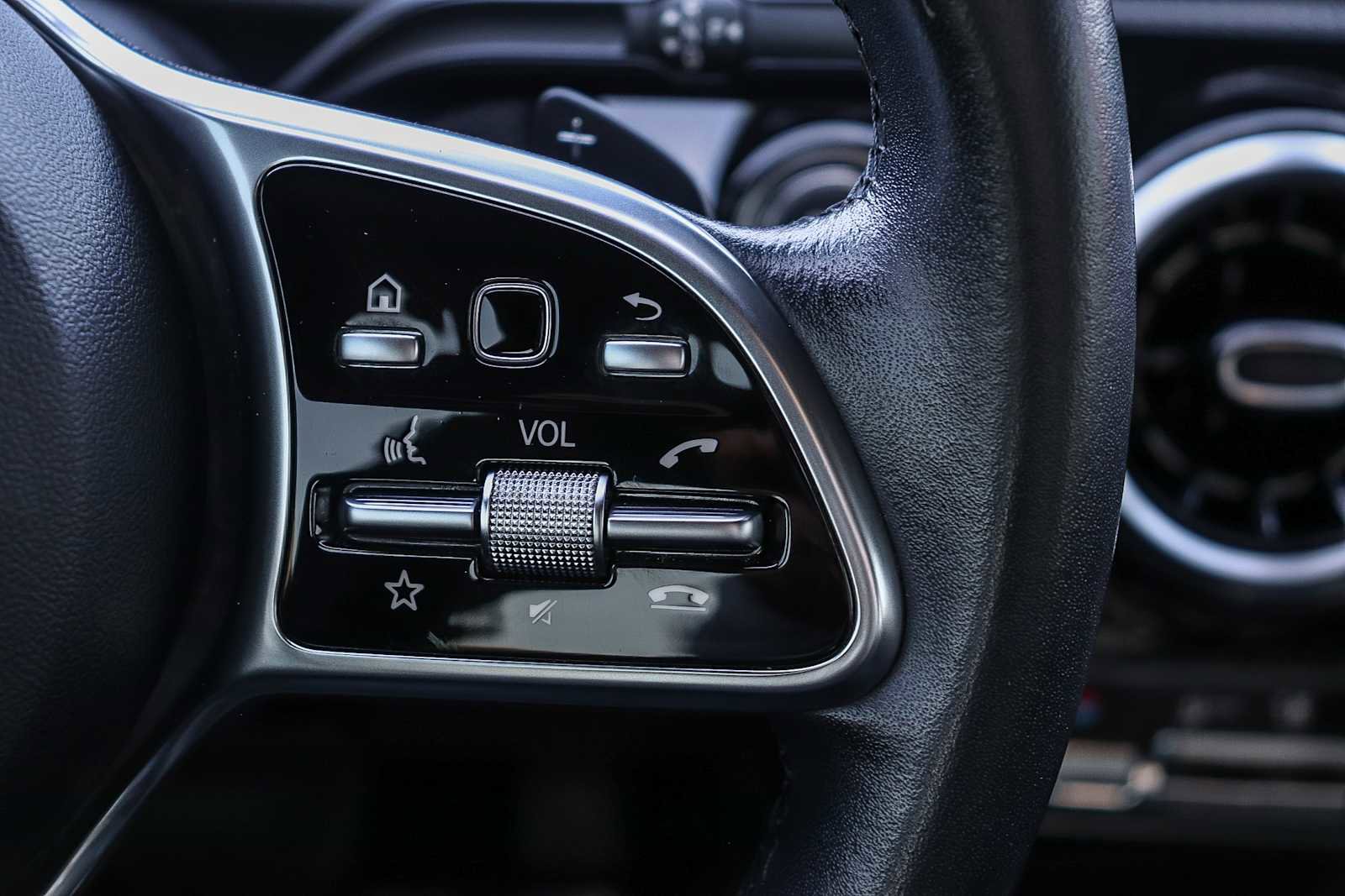 Used 2020 Mercedes-Benz CLA 250 image 21