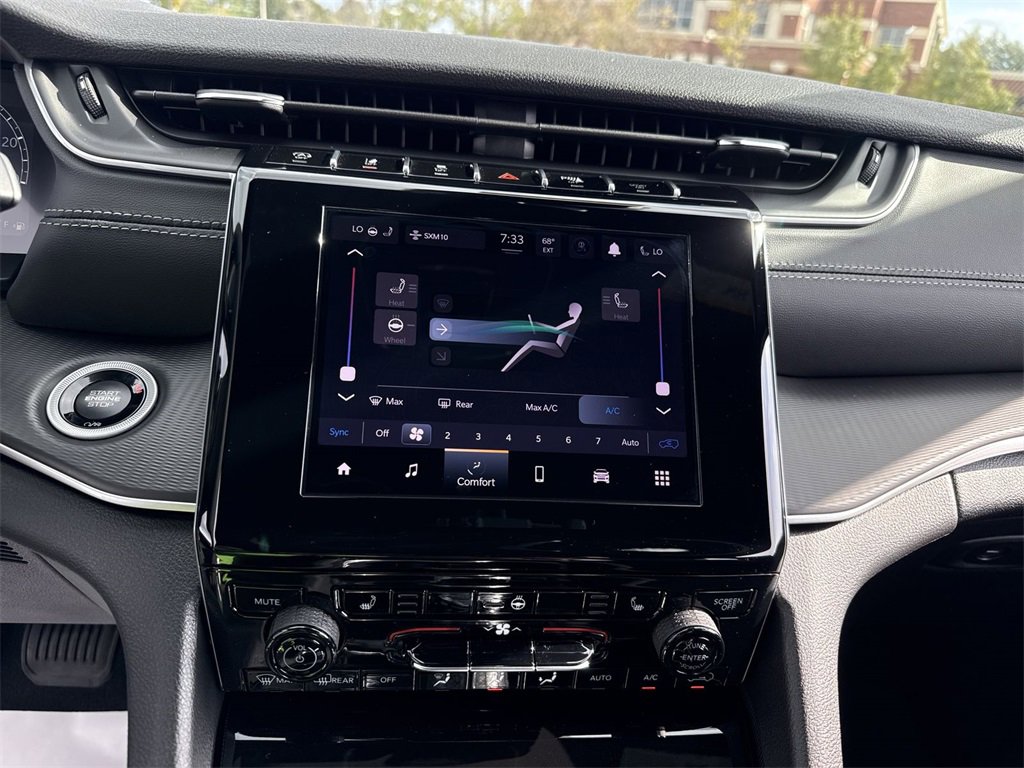 New 2025 Jeep Grand Cherokee Altitude image 20