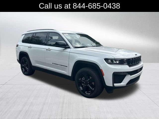 New 2026 Jeep Grand Cherokee L Limited w/ Limited Altitude Package AWD/4WD image 3