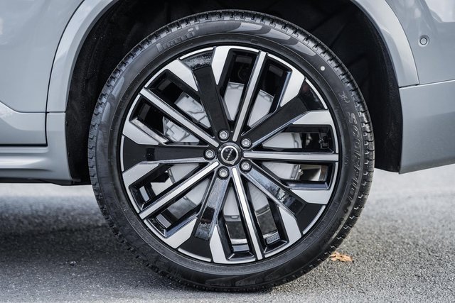 New 2026 Volvo XC90 B6 Ultra w/ Protection Package image 18