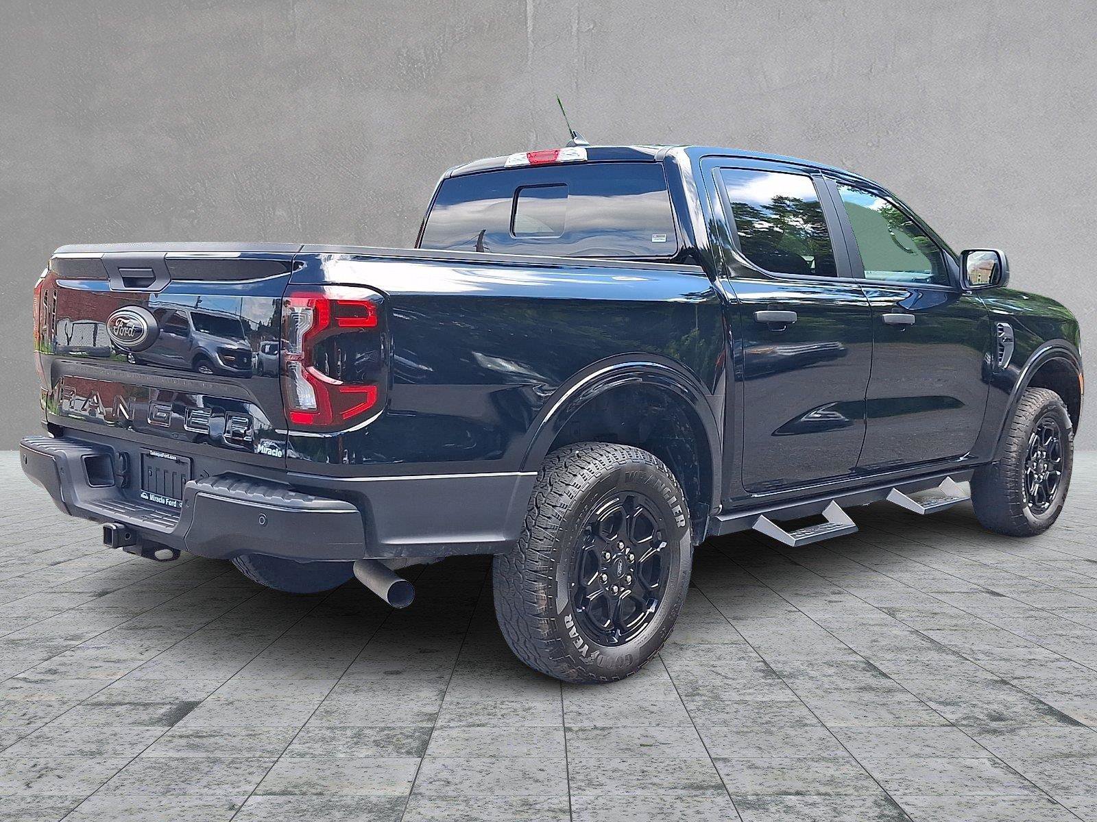 Used 2025 Ford Ranger XLT w/ Black Appearance Package AWD/4WD image 6