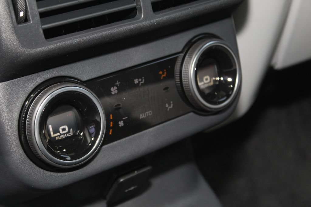 New 2026 Land Rover Range Rover Velar Dynamic SE AWD/4WD image 46