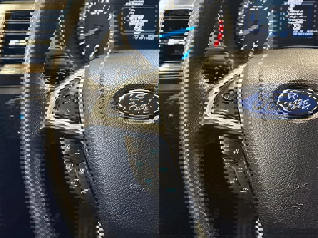 Used 2017 Ford Fusion SE image 24