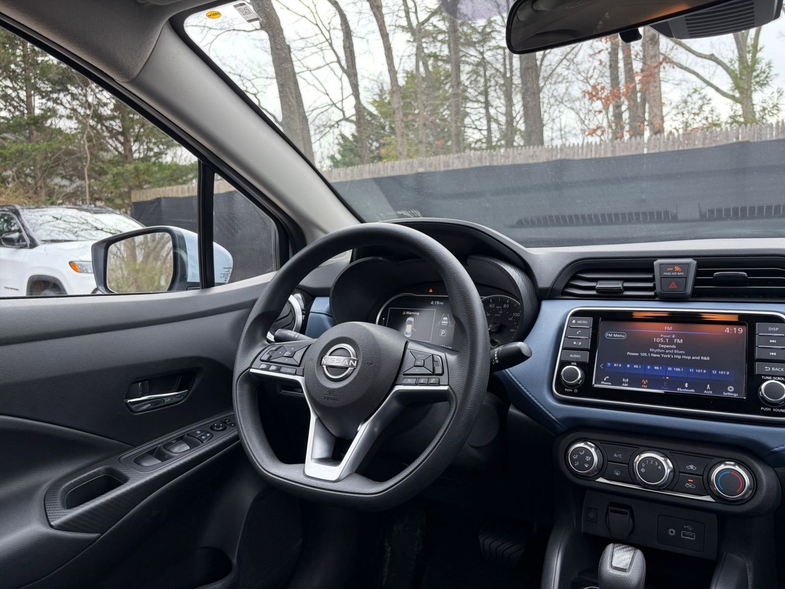 Used 2025 Nissan Versa SV FWD image 32