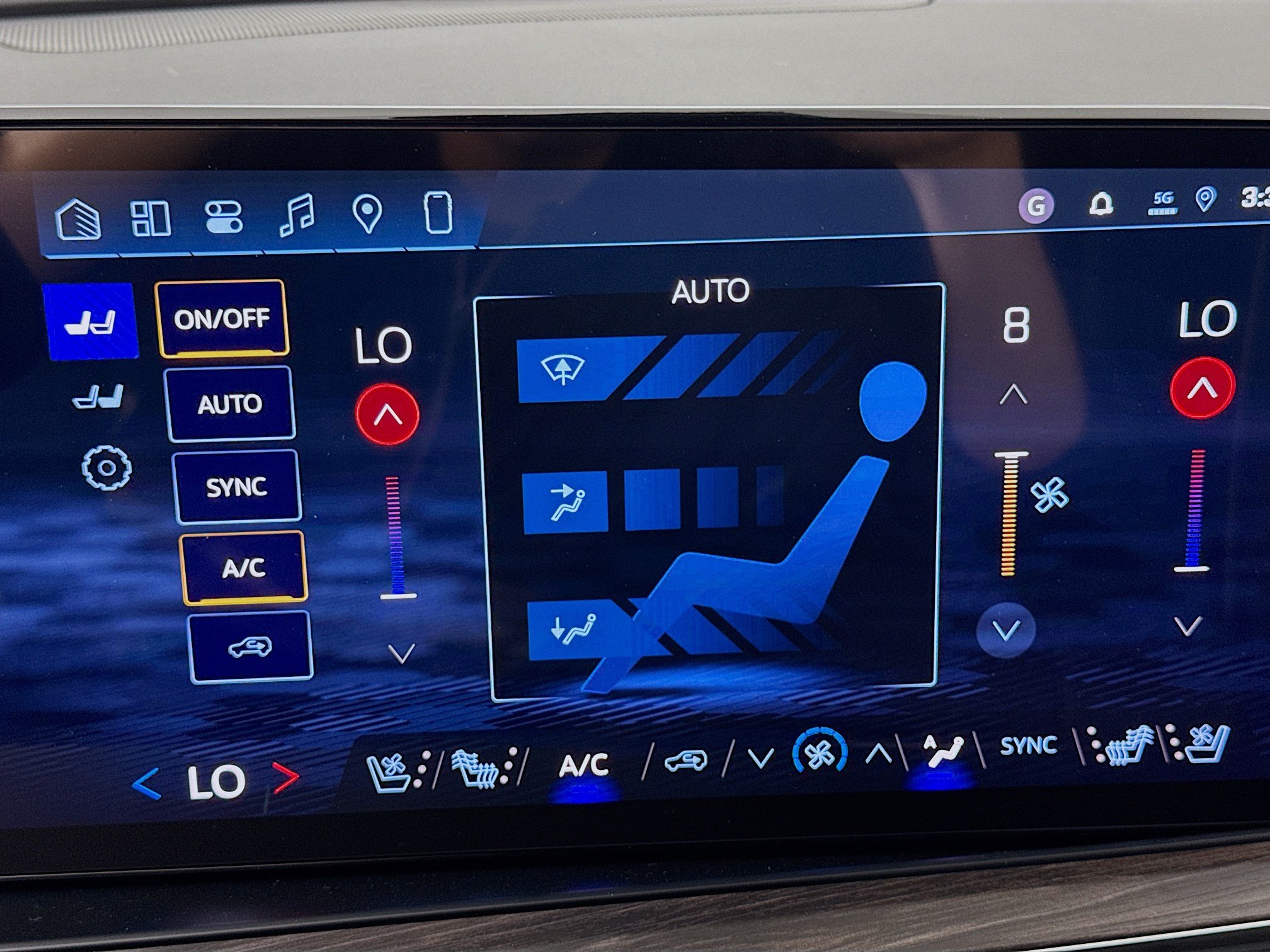 New 2026 Chevrolet Suburban Premier RWD image 18