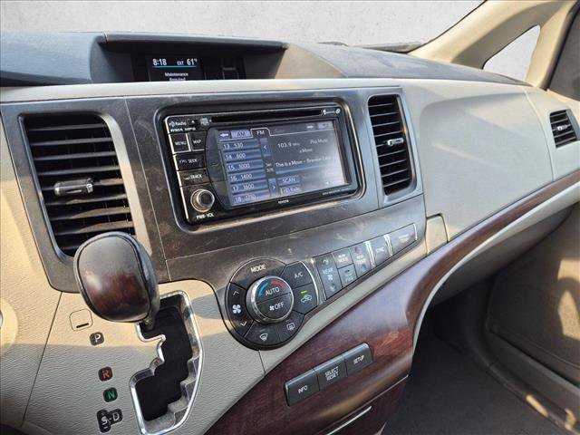 Used 2014 Toyota Sienna XLE FWD image 12