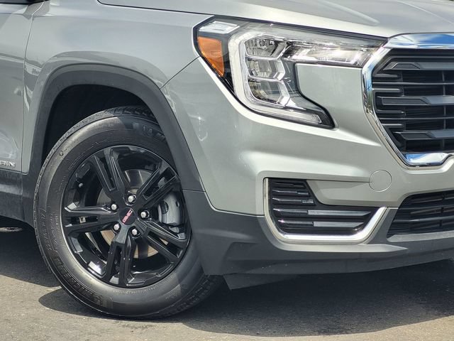 Used 2024 GMC Terrain SLE FWD image 9