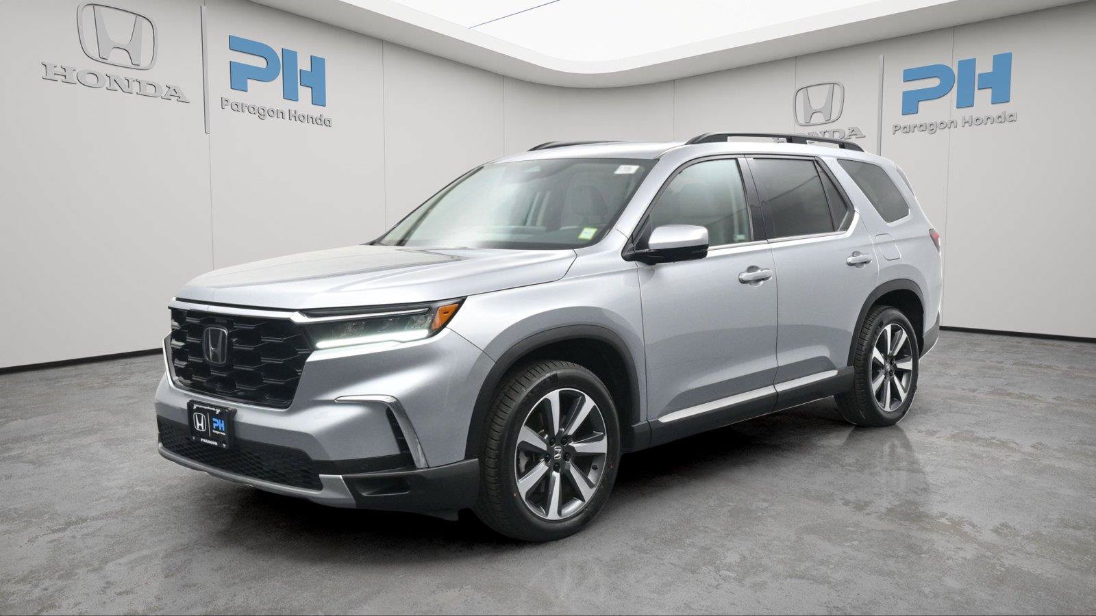 Certified 2024 Honda Pilot Touring image 1