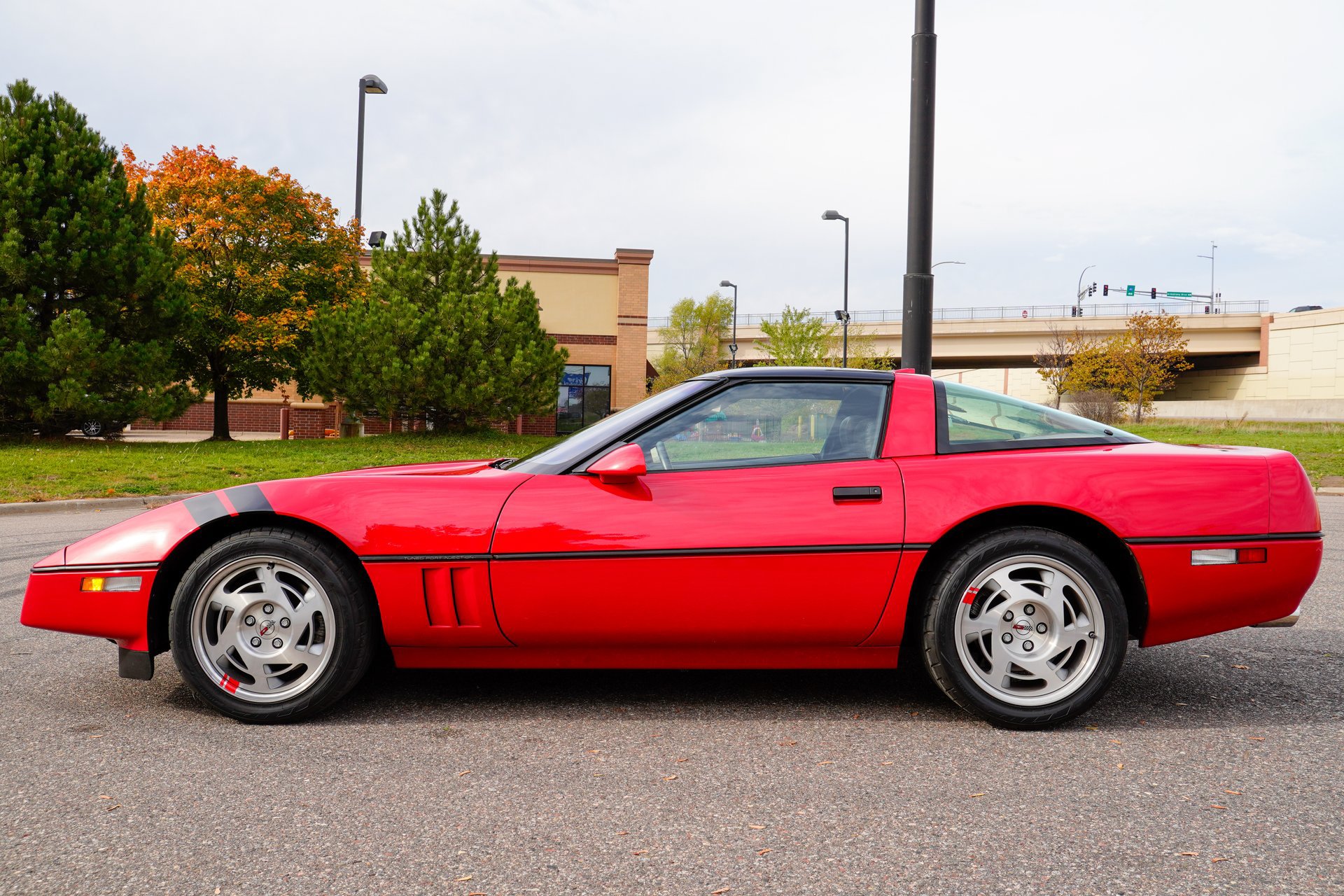 Used 1990 Chevrolet Corvette ZR-1 RWD image 7