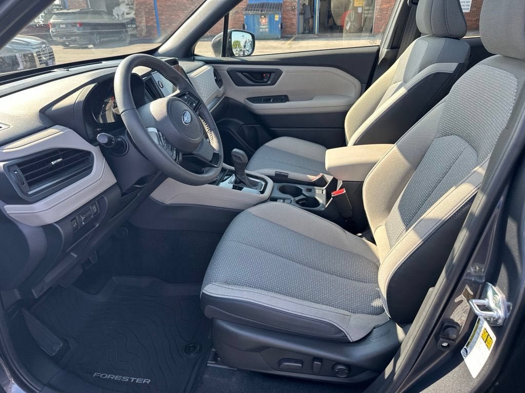 Used 2025 Subaru Forester Premium AWD/4WD image 14