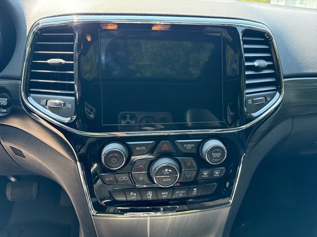 Used 2019 Jeep Grand Cherokee Altitude AWD/4WD image 22