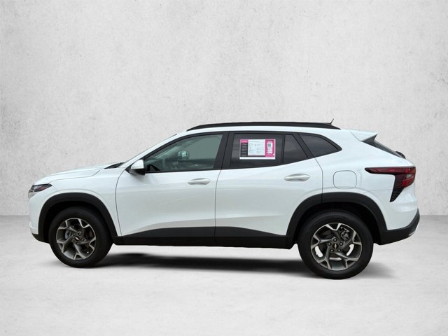 Used 2025 Chevrolet Trax LT FWD image 9