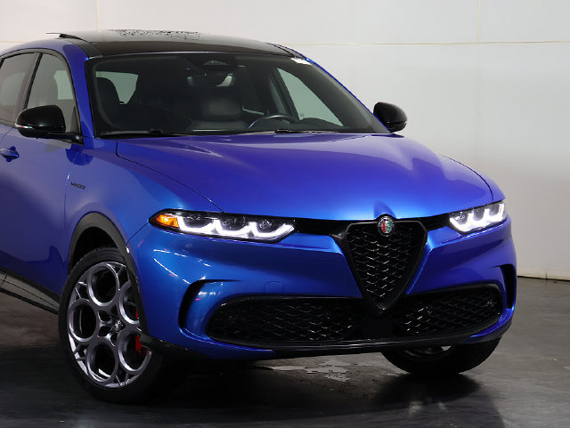 Used 2024 Alfa Romeo Tonale Veloce w/ Premium Interior Package AWD/4WD image 6