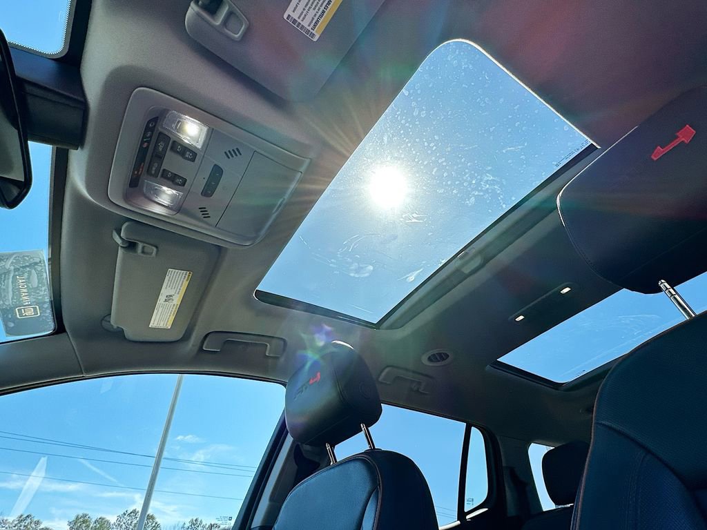 Used 2023 GMC Acadia AT4 w/ Technology Package image 11