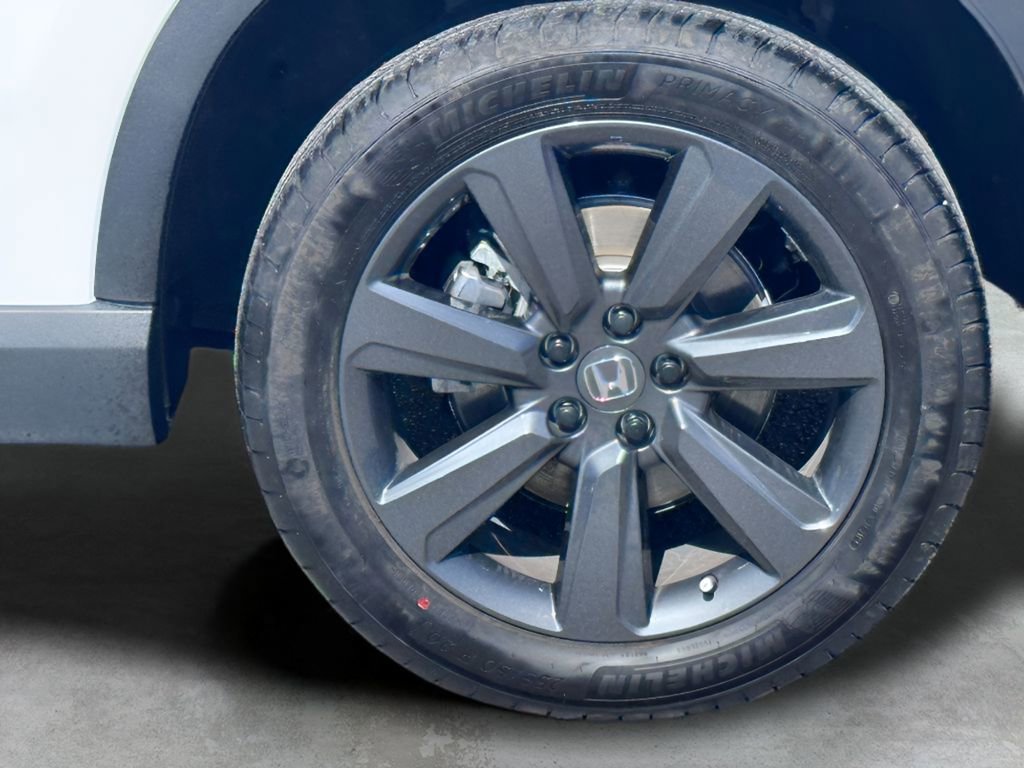 Used 2025 Honda Pilot Sport image 10