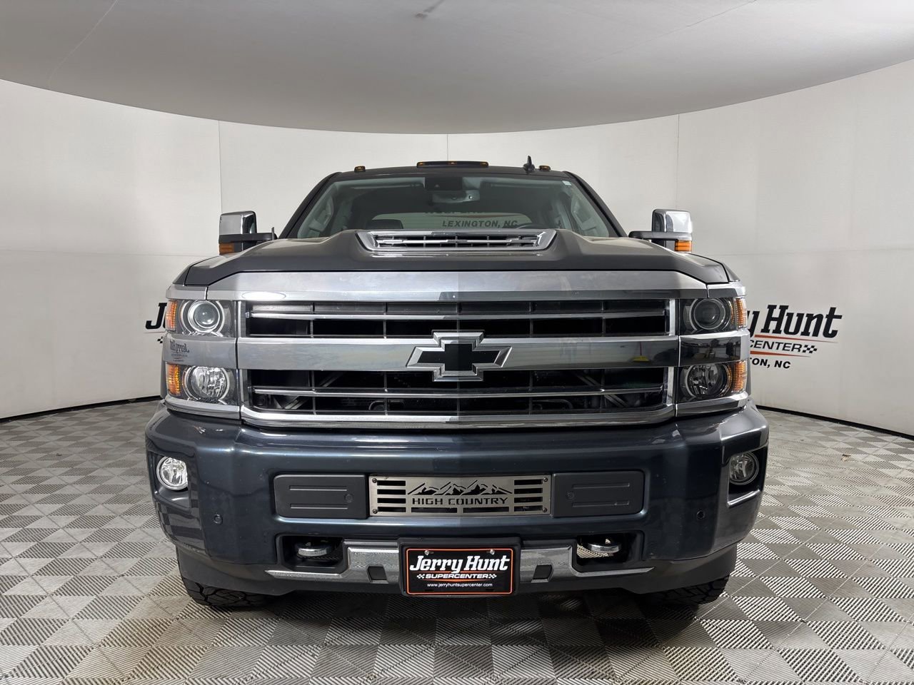 Used 2019 Chevrolet Silverado 2500 High Country w/ Duramax Plus Package AWD/4WD image 2