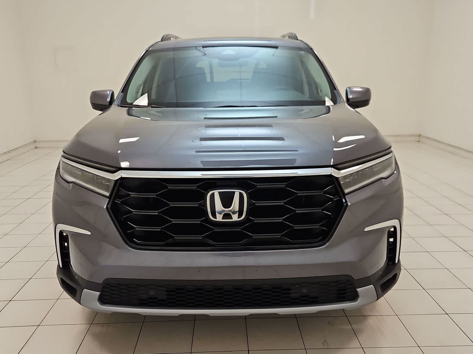 Certified 2025 Honda Pilot Touring image 27
