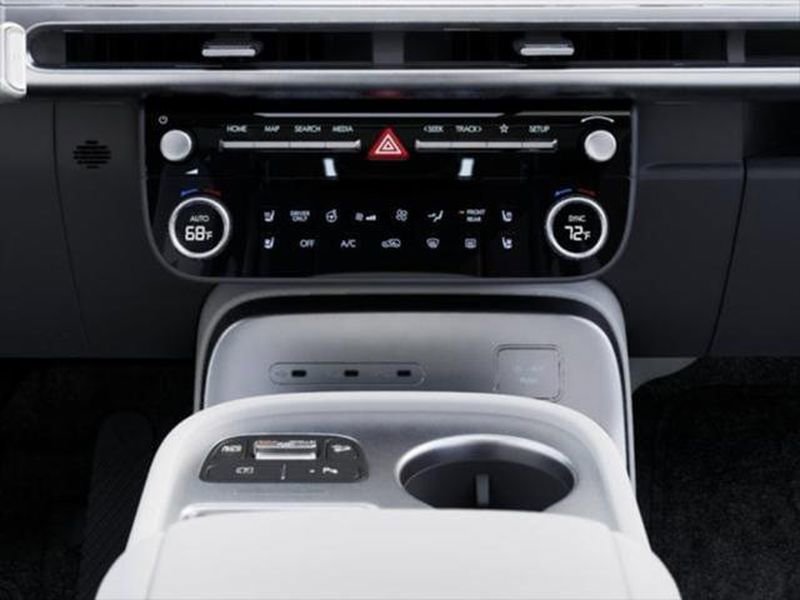 New 2026 Hyundai Ioniq 9 SEL image 16