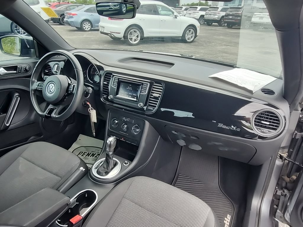 Used 2017 Volkswagen Beetle 1.8T S FWD image 24