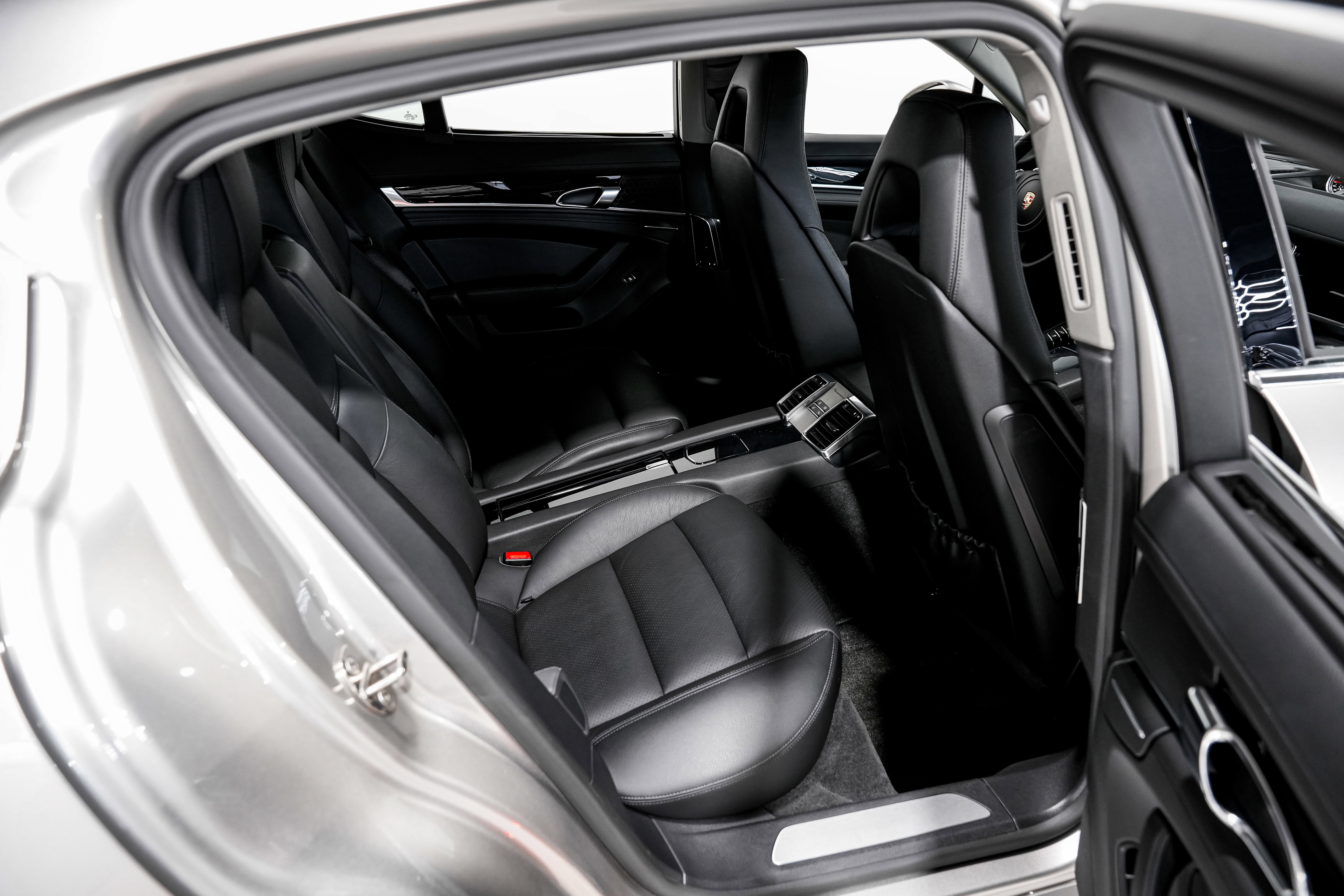 Used 2012 Porsche Panamera 4S image 29