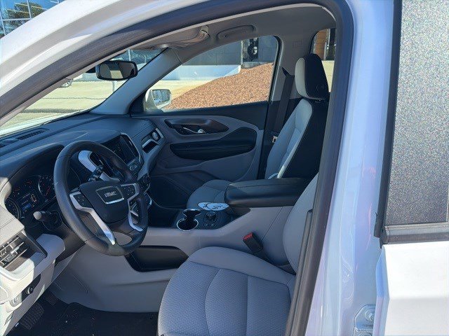 Used 2022 GMC Terrain SLE w/ Driver Convenience Package image 11