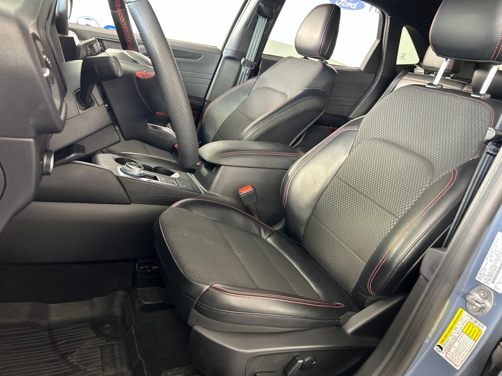 Used 2023 Ford Escape ST-Line Select AWD/4WD image 17