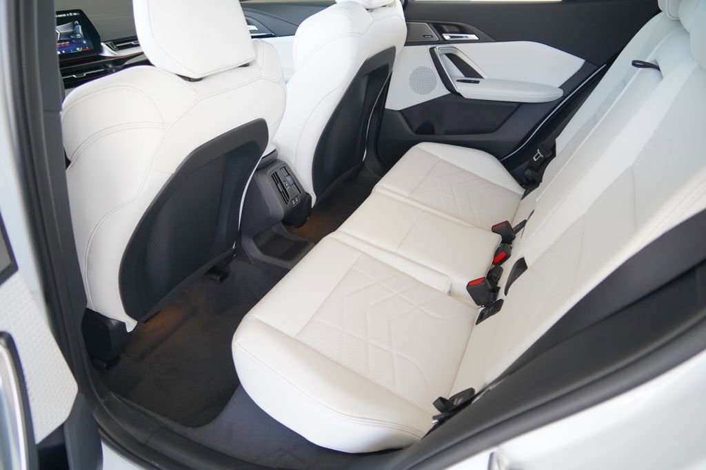 New 2026 BMW X2 xDrive28i w/ Technology Package AWD/4WD image 19