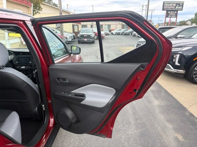Used 2023 Nissan Kicks SR w/ SR Premium Package FWD image 24