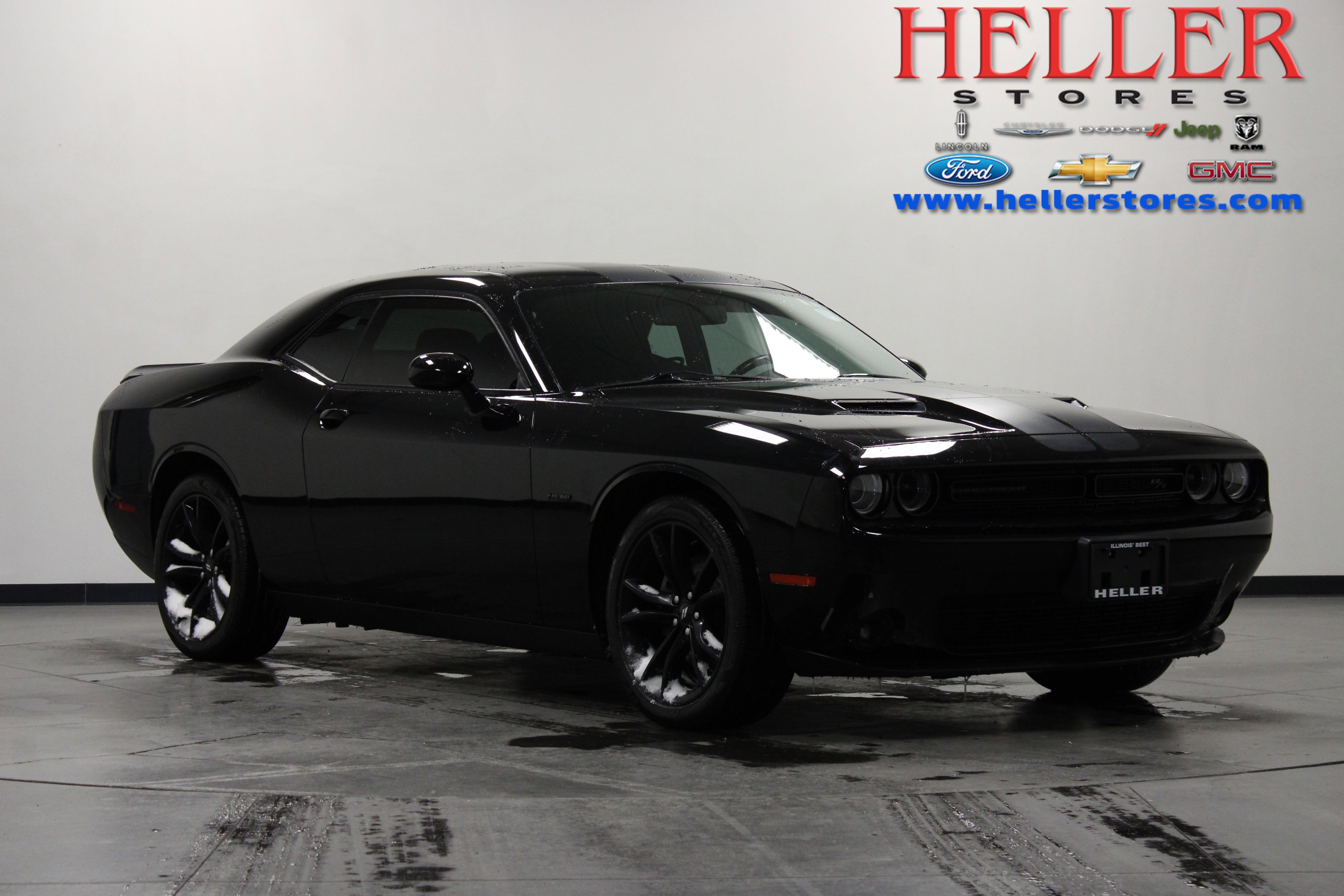 Used 2017 Dodge Challenger R/T w/ Blacktop Package image 1
