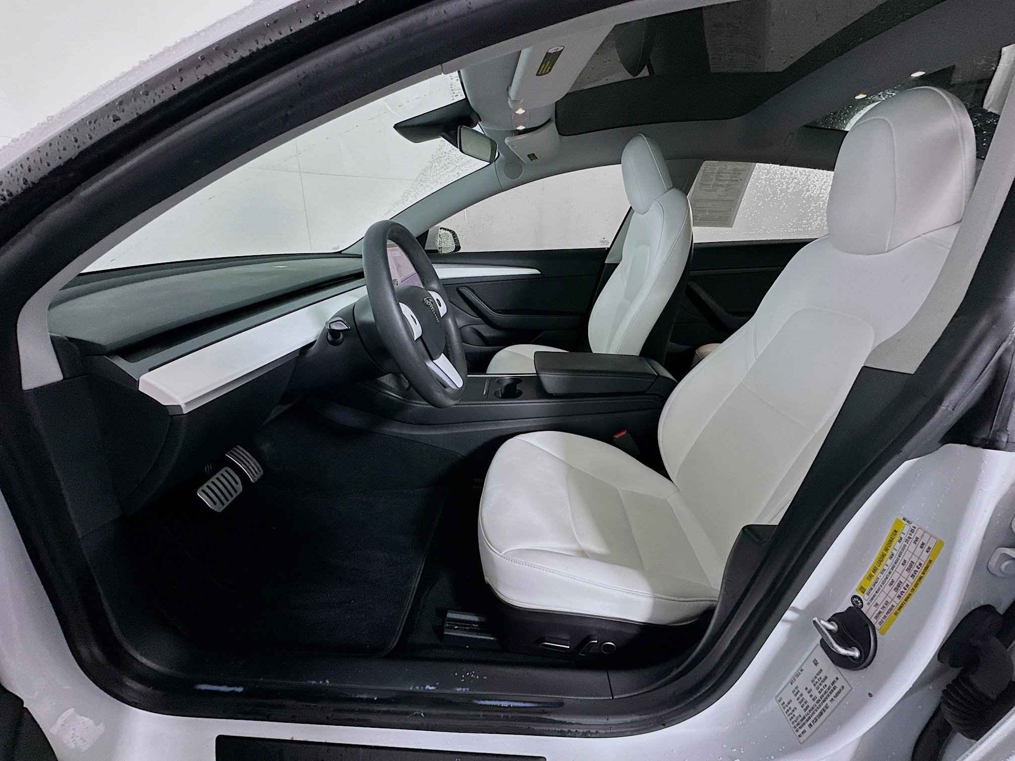 Used 2021 Tesla Model 3 Standard Range Plus image 13