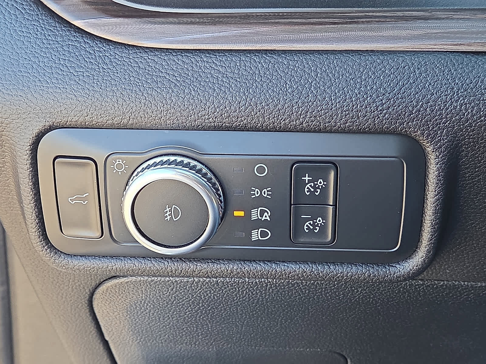 Used 2022 Ford Explorer Limited w/ Equipment Group 301A image 25