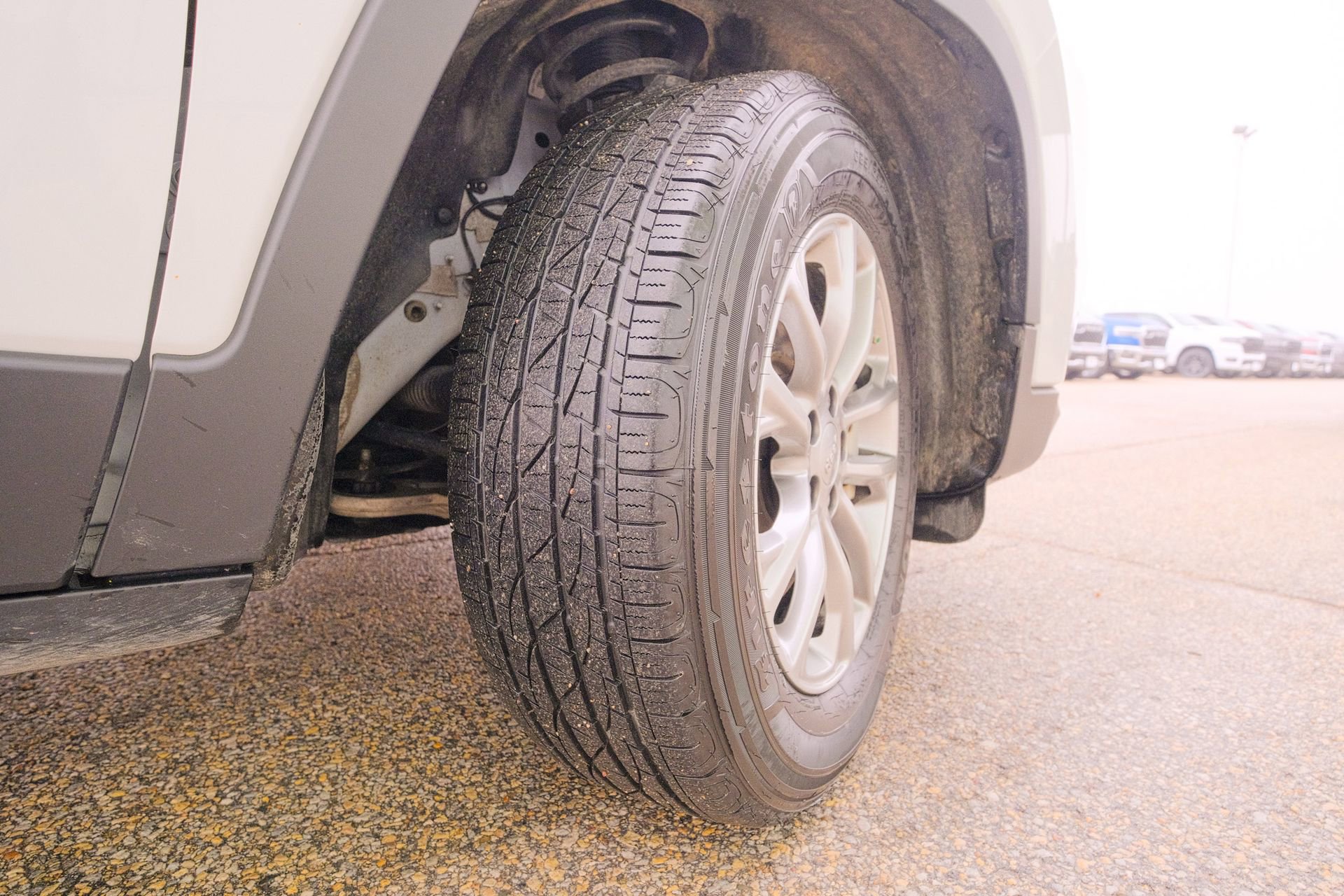 Used 2022 Jeep Cherokee Latitude Lux w/ Sun & Sound Group image 44