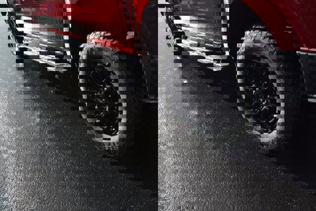 New 2025 Ford Ranger Lariat w/ Black Appearance Package image 4