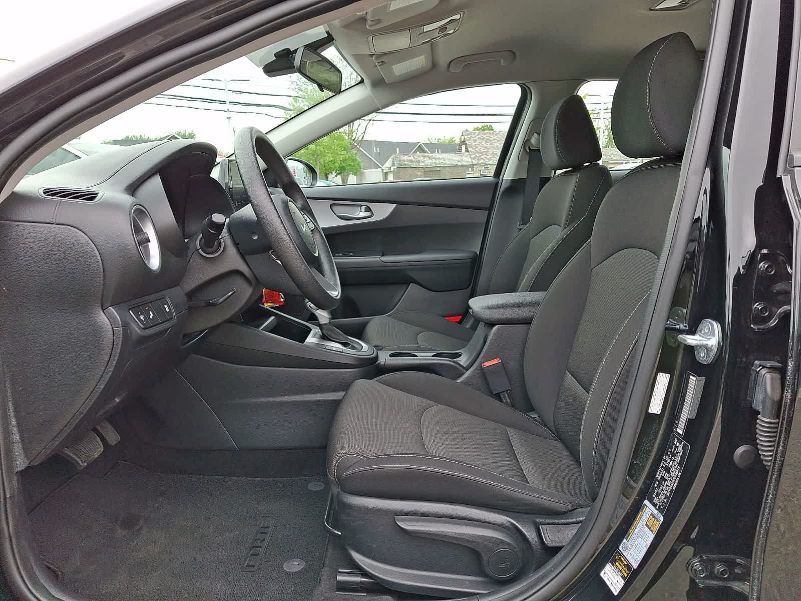 Used 2023 Kia Forte LXS w/ LXS Technology Package FWD image 14
