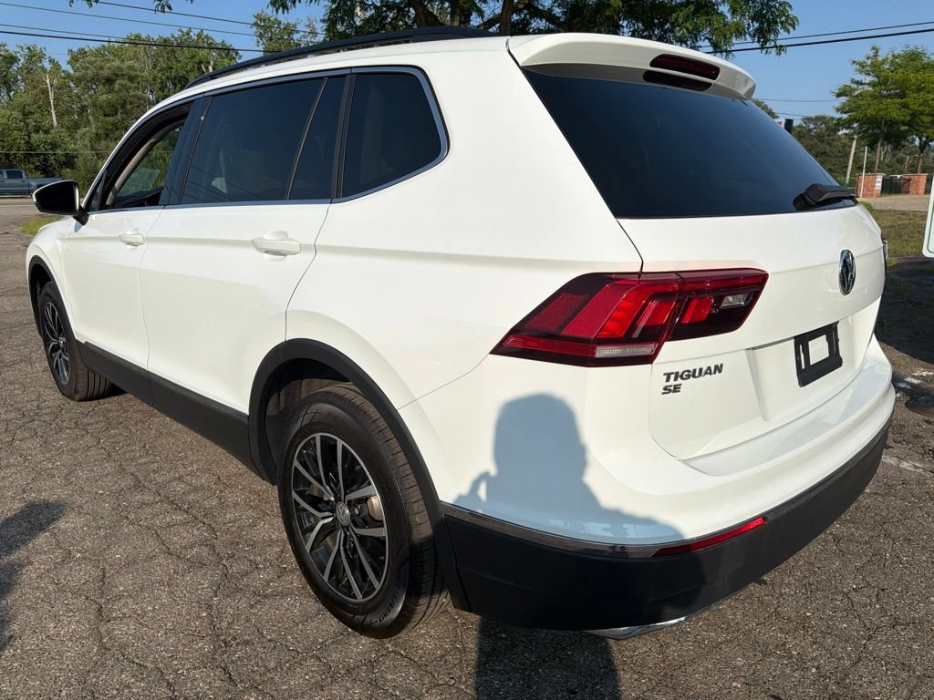 Used 2021 Volkswagen Tiguan SE w/ Panoramic Sunroof Package FWD image 7
