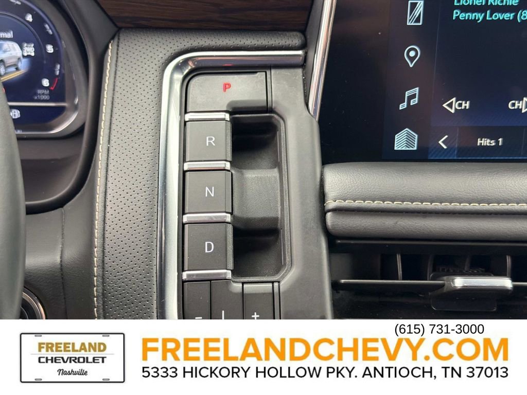 Used 2023 Chevrolet Suburban Premier image 34