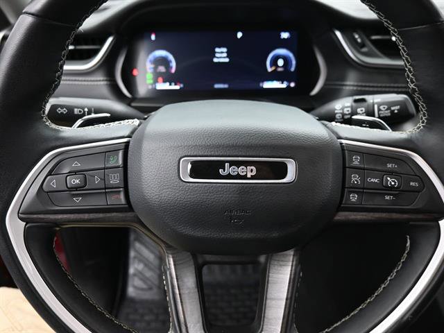 Used 2022 Jeep Grand Cherokee L Limited AWD/4WD image 11