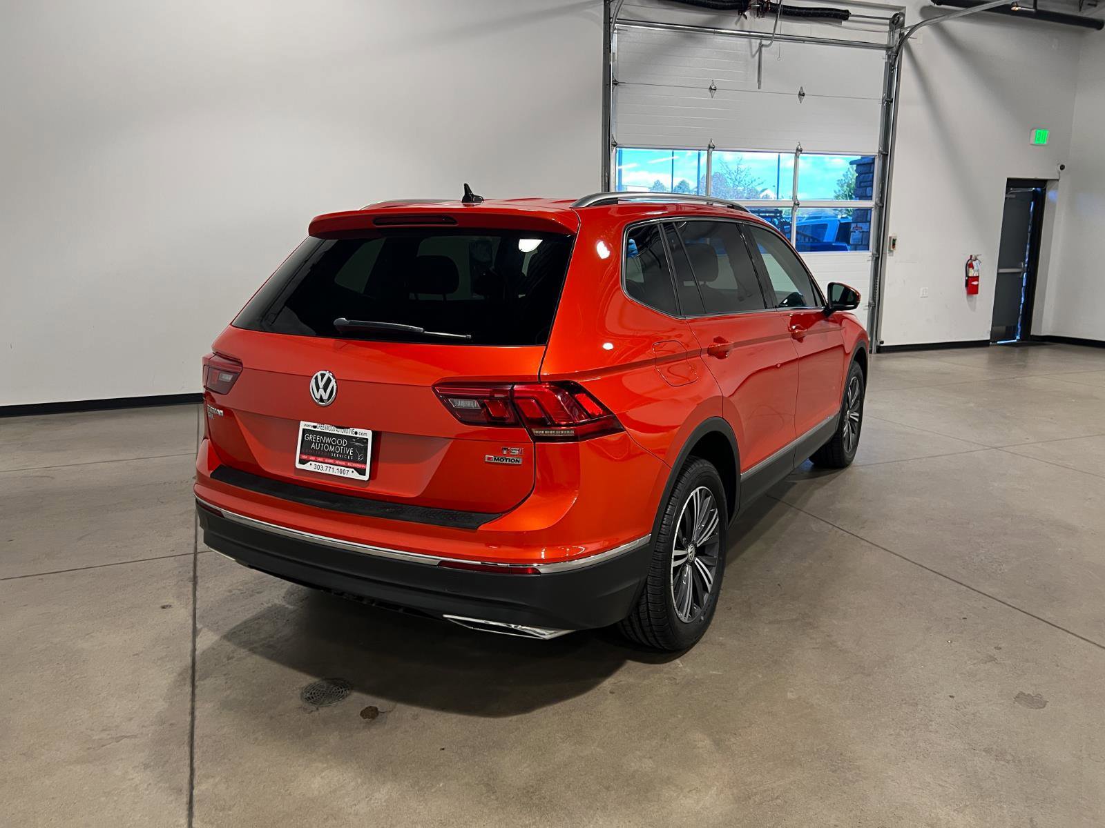 Used 2018 Volkswagen Tiguan SEL AWD/4WD image 3
