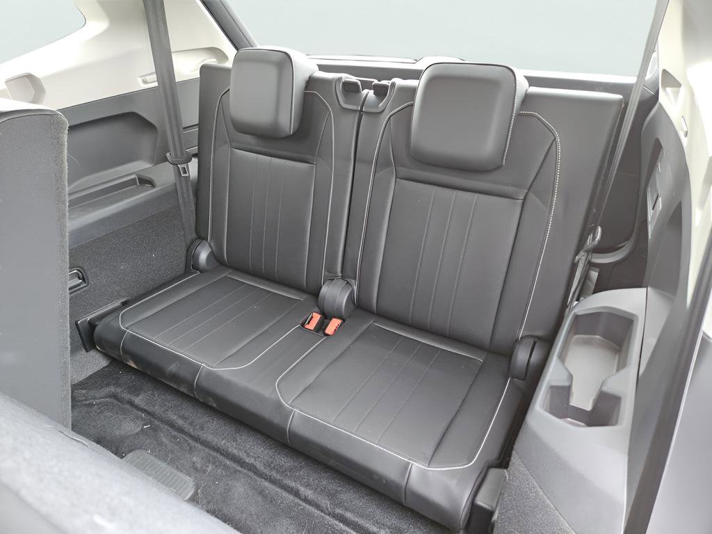 Used 2024 Volkswagen Tiguan SE image 22