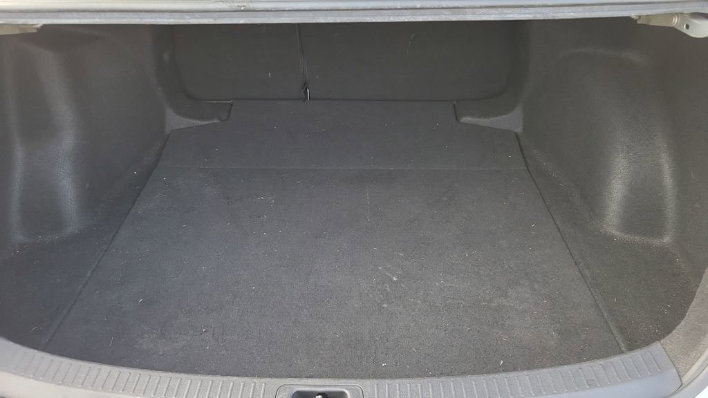 Used 2021 Toyota Corolla LE image 12