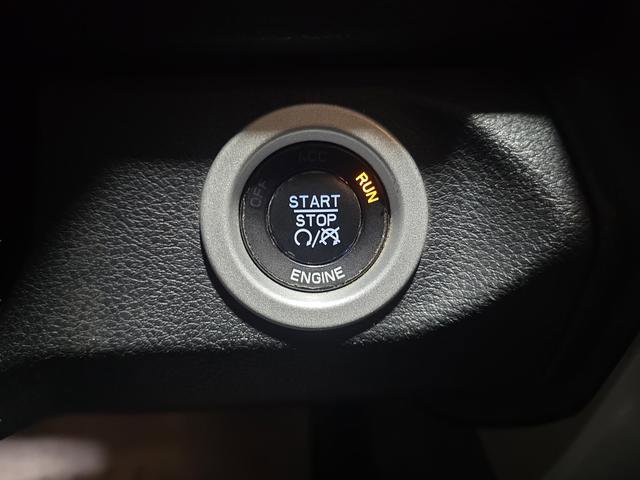Used 2016 RAM 1500 Laramie w/ Convenience Group AWD/4WD image 19