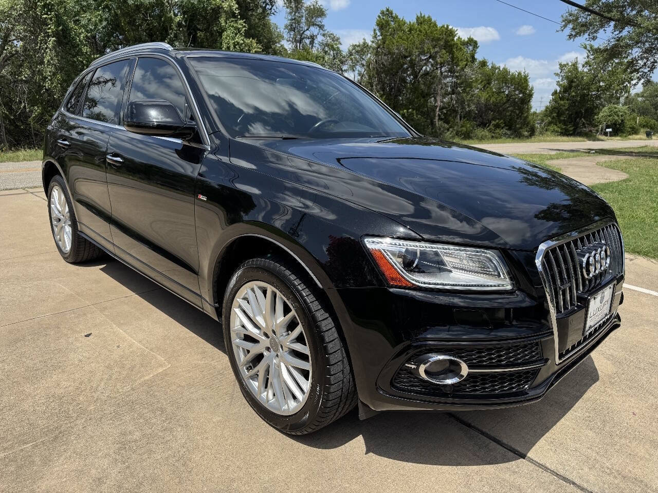 Used 2017 Audi Q5 2.0T Premium Plus w/ Technology Package AWD/4WD image 1