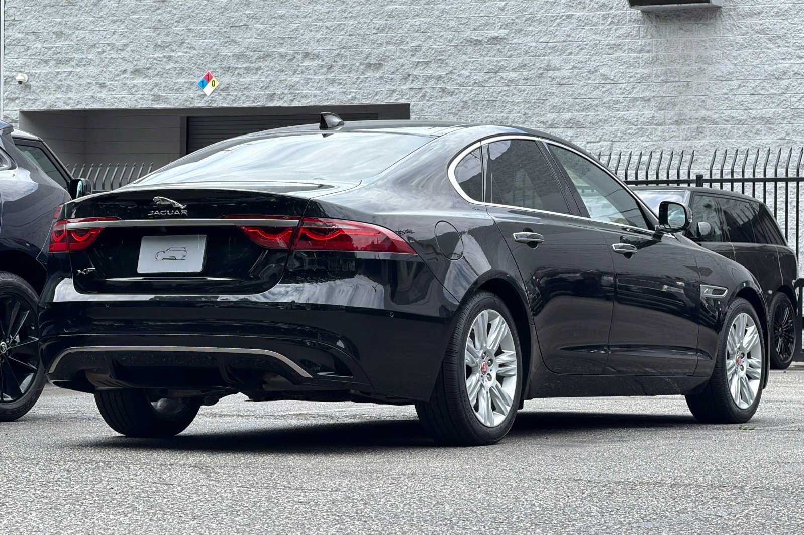 Used 2021 Jaguar XF S RWD image 9