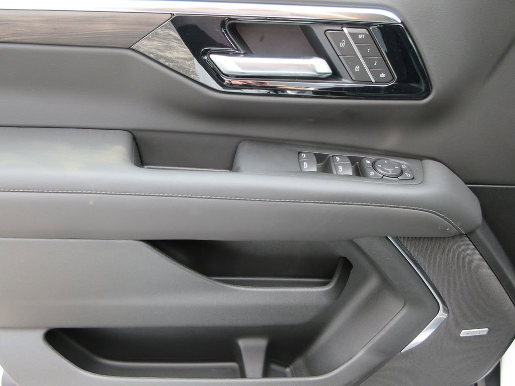 New 2026 Chevrolet Tahoe LT w/ Comfort Package AWD/4WD image 23