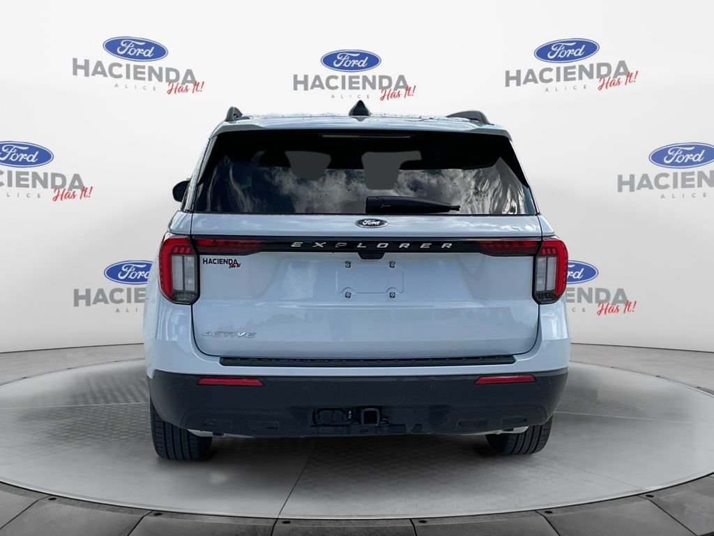 Used 2026 Ford Explorer Active RWD image 4
