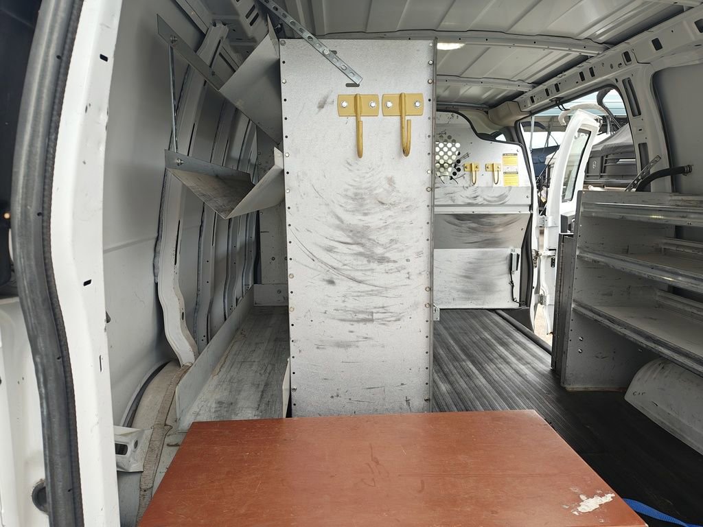 Used 2014 Chevrolet Express 2500 image 2