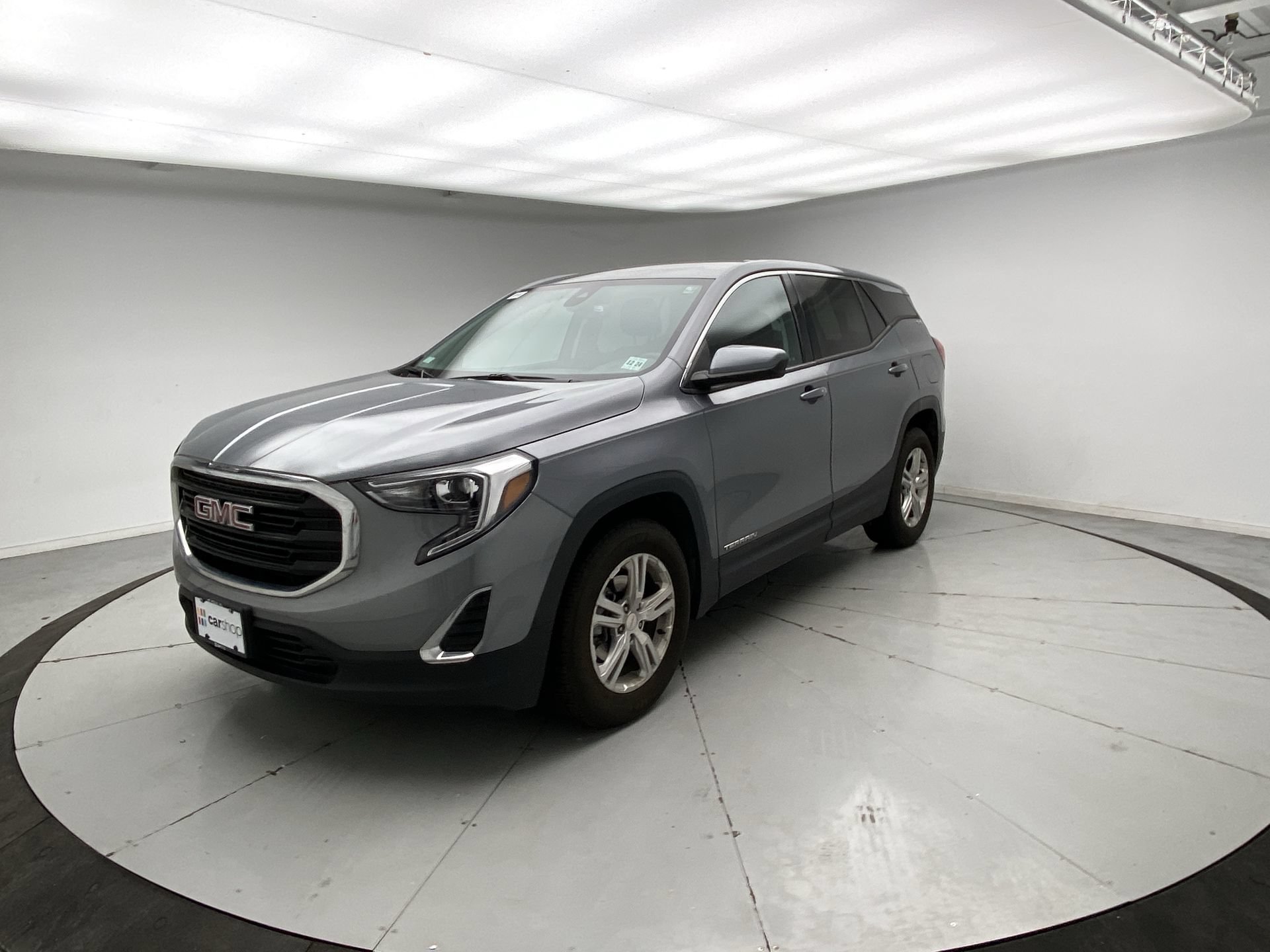 Used 2020 GMC Terrain SLE FWD image 1