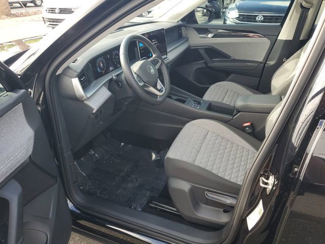 Certified 2025 Volkswagen Tiguan S FWD image 14