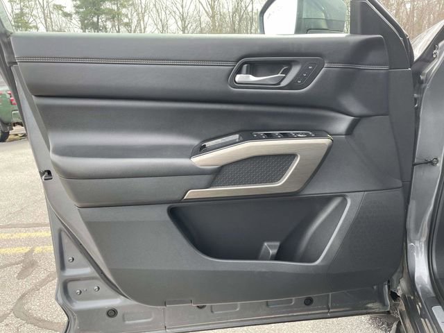 Used 2023 Nissan Pathfinder Platinum w/ Cargo Package image 16