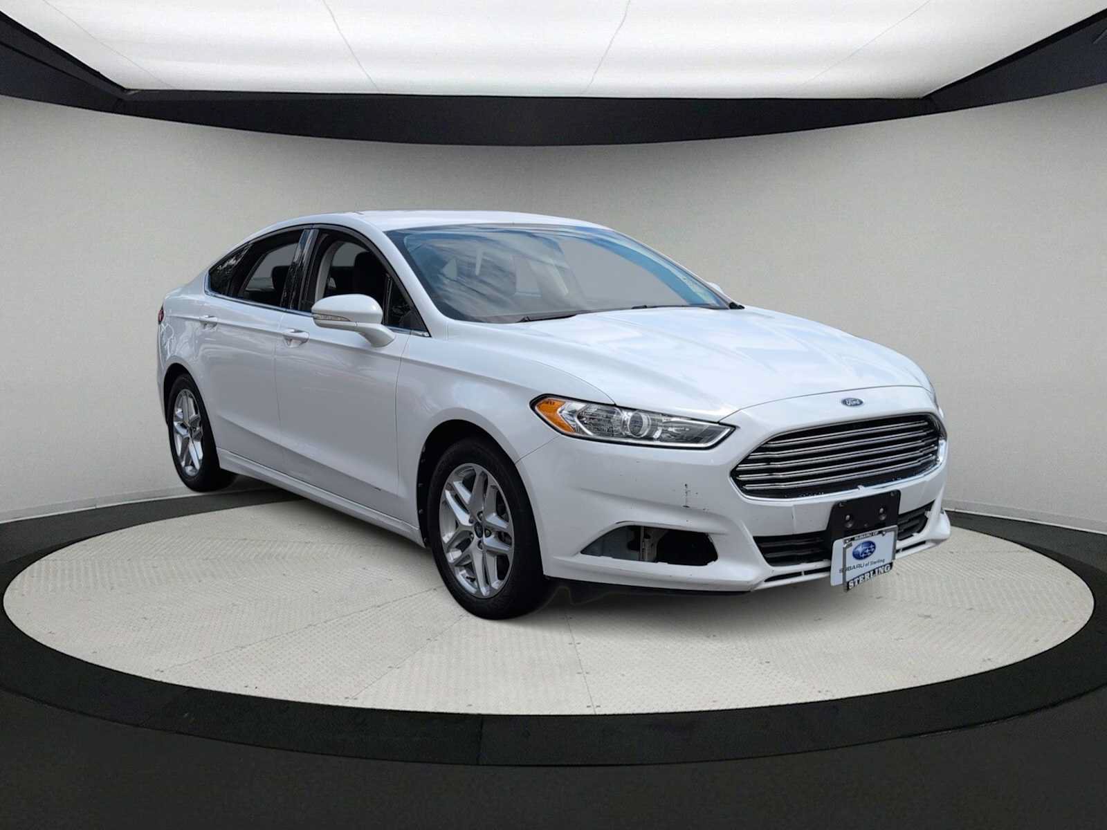 Used 2013 Ford Fusion SE FWD image 2